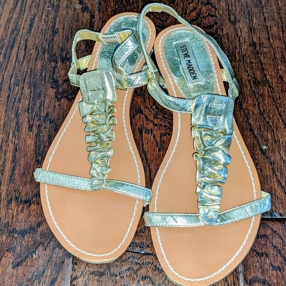 Steve Madden Gold Ruffle Women's Slingback Summer Sandals - Picture 2 of 3